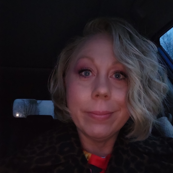 Meet your Posher, Amanda - Picture 4 of 7